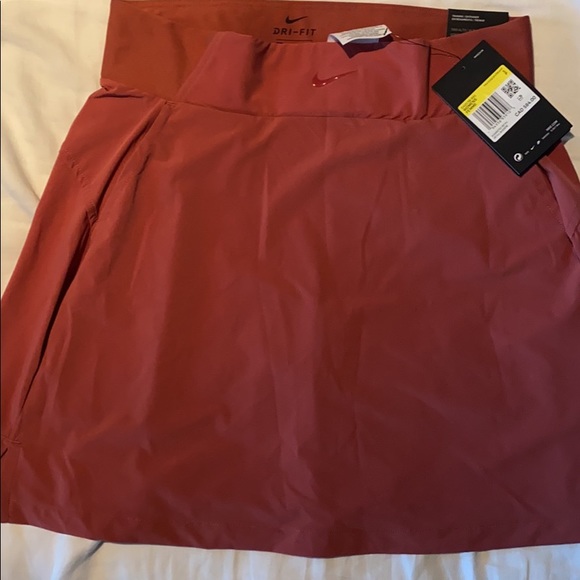 NEW WITH TAGS RARE NIKE GOLF SKIRT - Picture 1 of 4